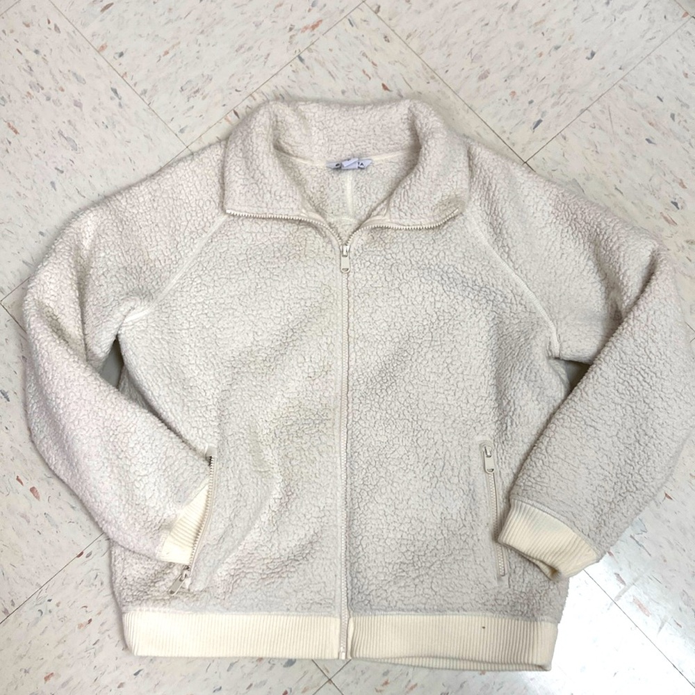 EUC Athleta fleece jacket with zippered pockets